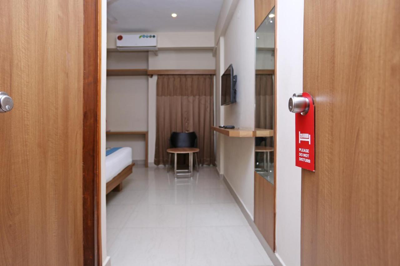 Oyo 6447 Samasth Rooms And Suites Майсур Экстерьер фото