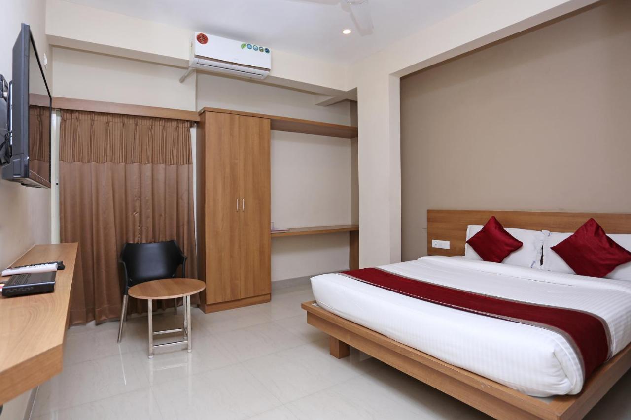 Oyo 6447 Samasth Rooms And Suites Майсур Экстерьер фото