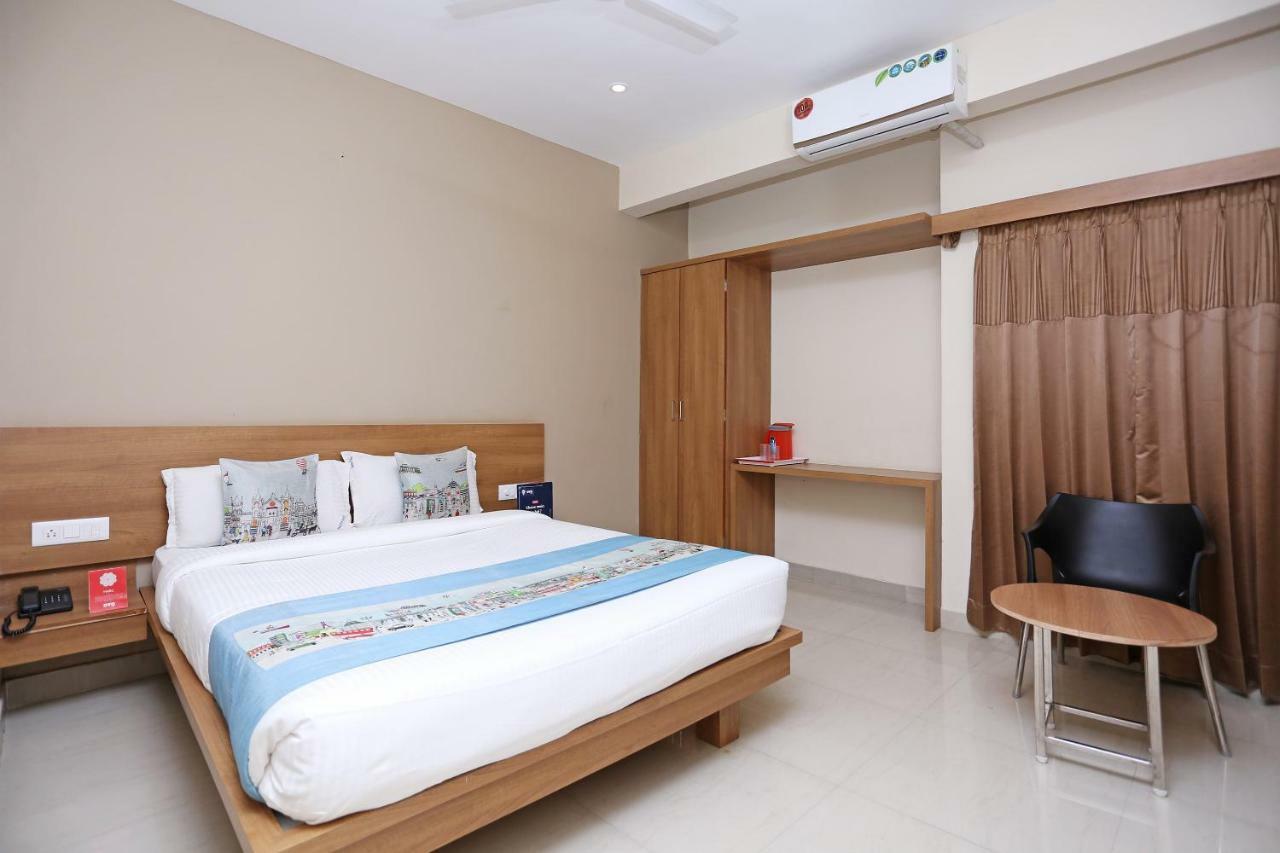 Oyo 6447 Samasth Rooms And Suites Майсур Экстерьер фото